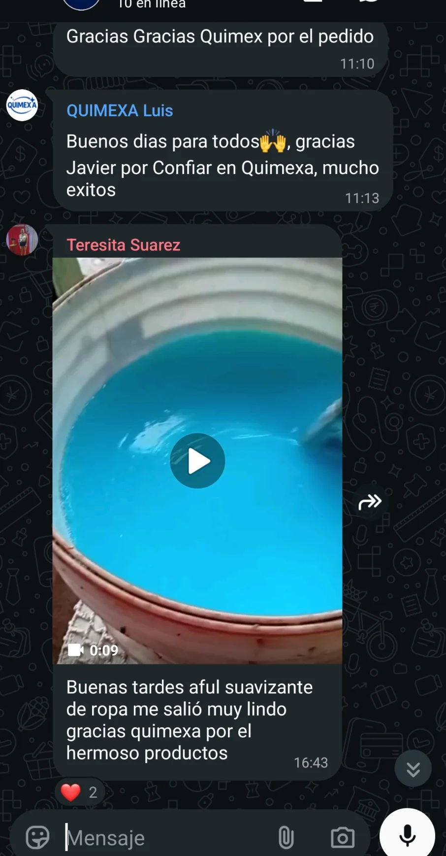 Tubo con suavizante azul en preparación, enviado por un cliente