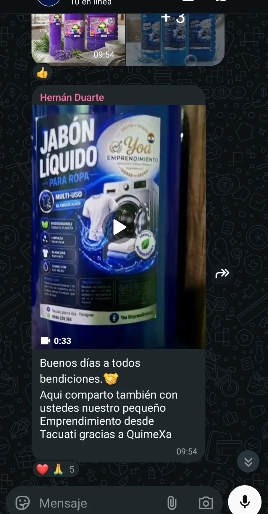 Bidón de jabón líquido para ropa preparado por una clienta